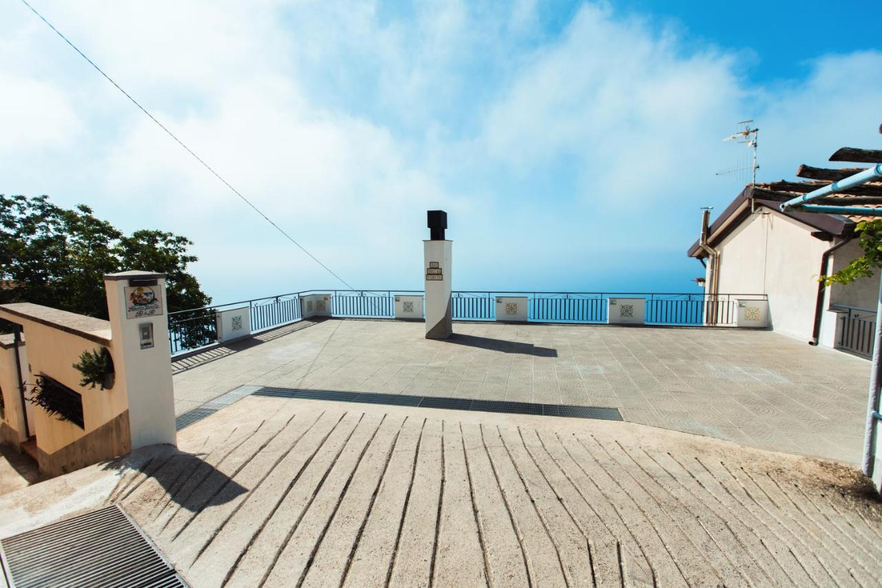 Hotel Roccia Fiorita Furore Exterior foto